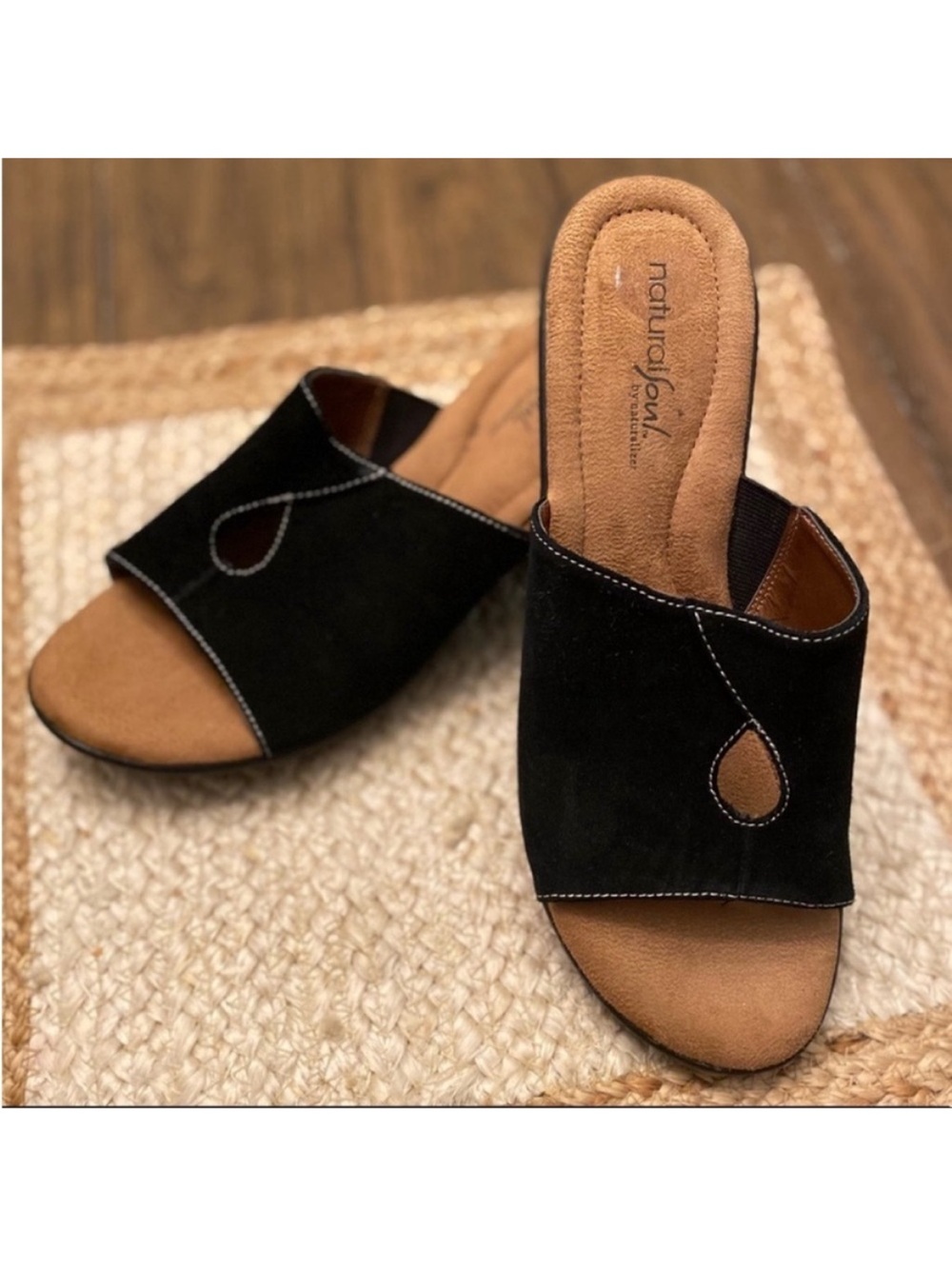 Women’s Natural Soul Black Hoover Suede Keyhole Slide Wedge Sandals Size 10